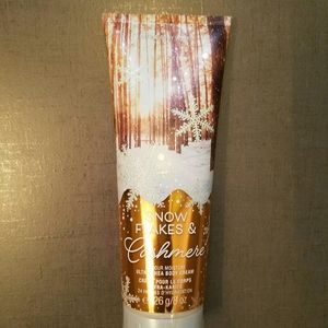 Bath & Body Works Snow Flakes &Cashmere Body Cream